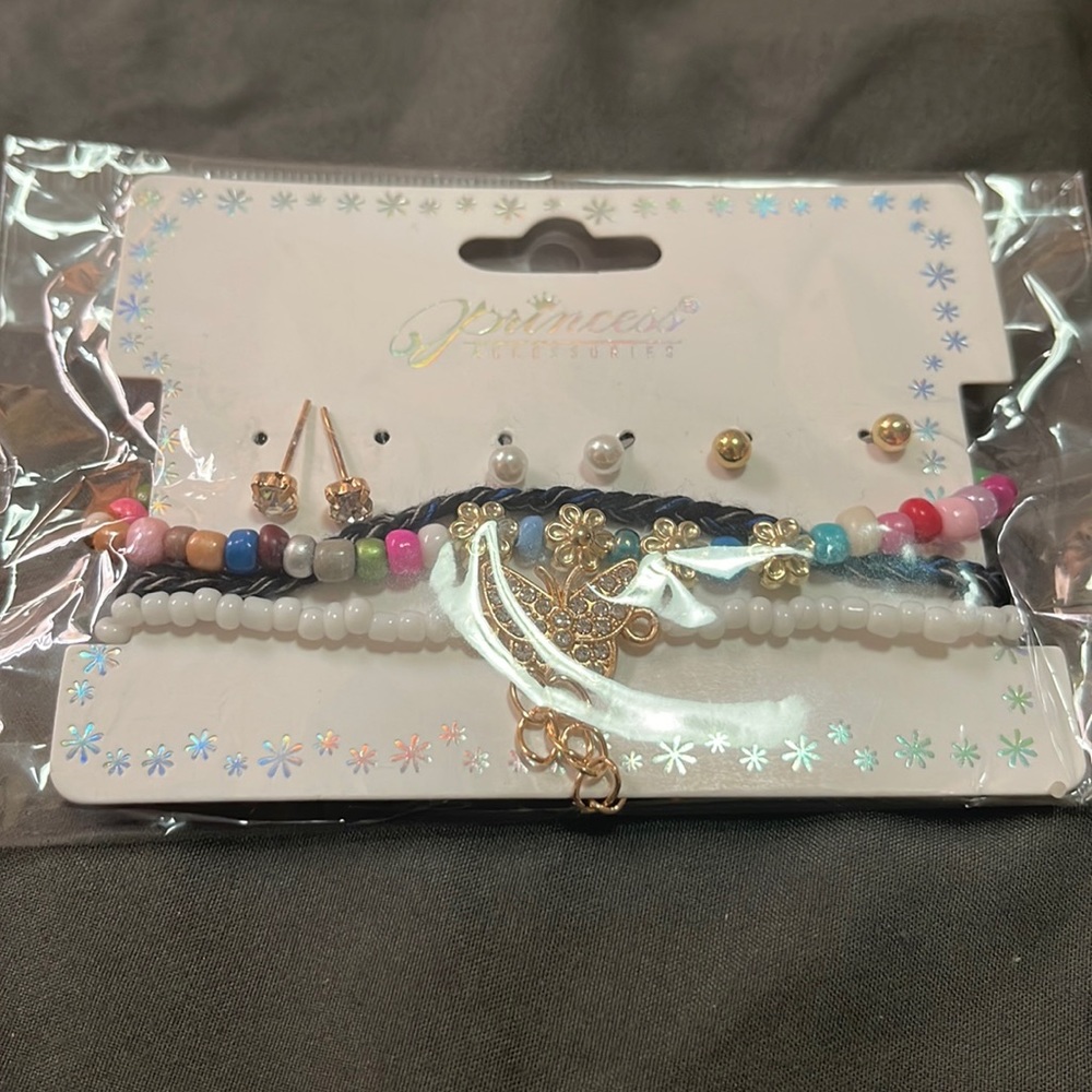 Princess wristlet
